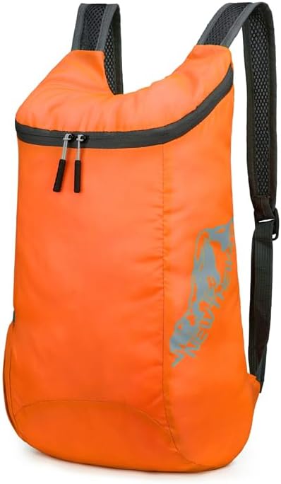 Mochila leve de 20 litros com múltiplos compartimentos para trilha de um dia