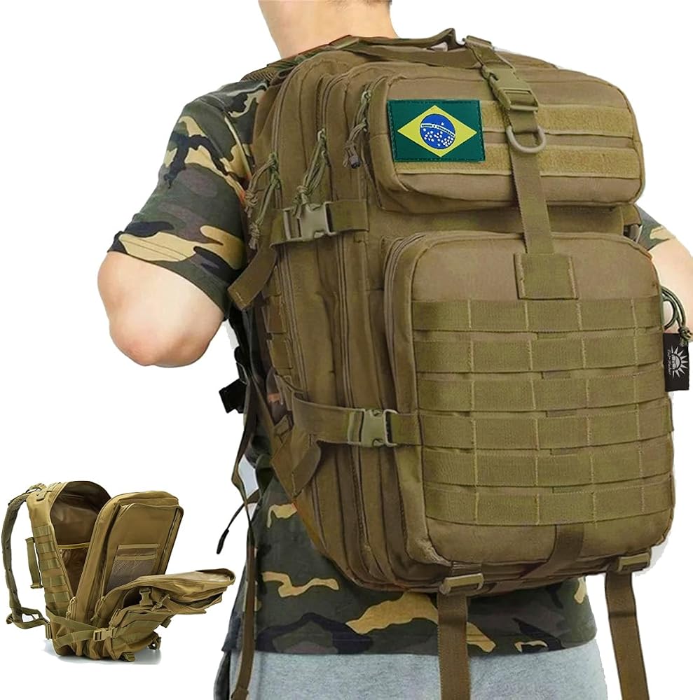Mochila de viagem de 50 litros impermeável na cor marrom para trilha