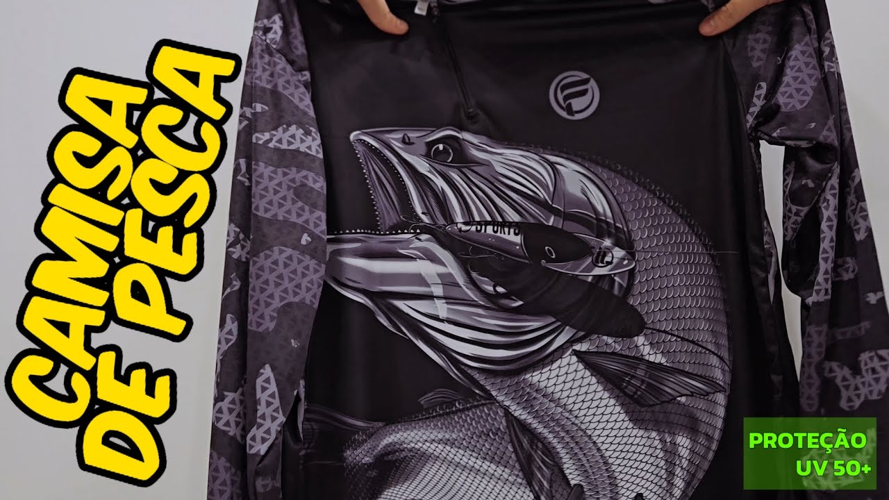 Camisa de pesca com proteção UV 50 em uso na Oficina Fishing