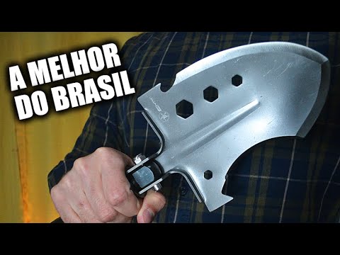 Demonstração de uma pá multifuncional de camping NTK em uso