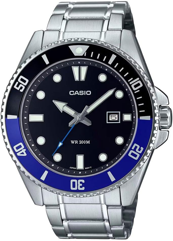 Relógio Casio MDV-107D com bezel estilo Pepsi e pulseira de aço
